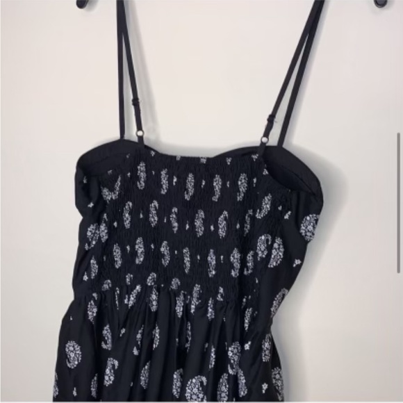 Black and White Paisley Dress - Picture 7 of 10